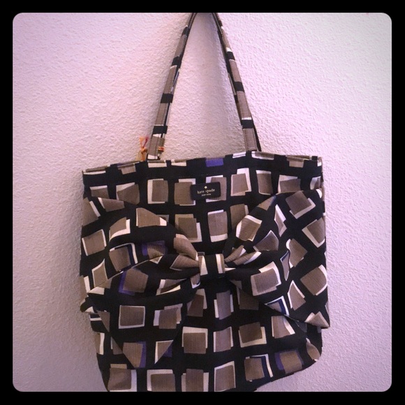 kate spade Handbags - Kate Spade On Purpose Tote & Wristlet